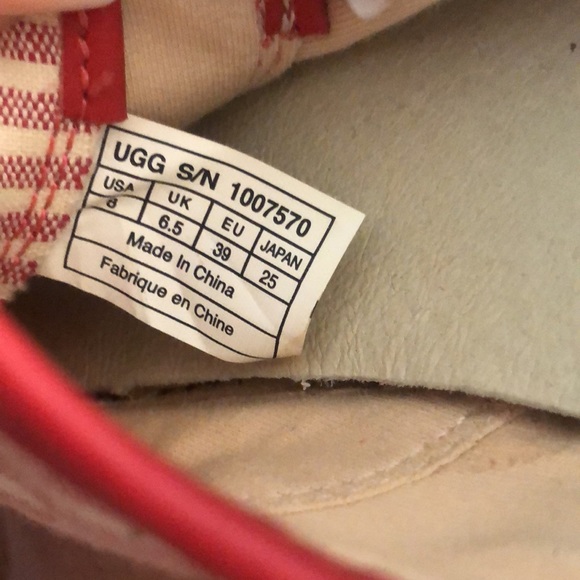 ❤️SOLD❤️ UGG W Eyan Stripe with Red - Picture 7 of 7